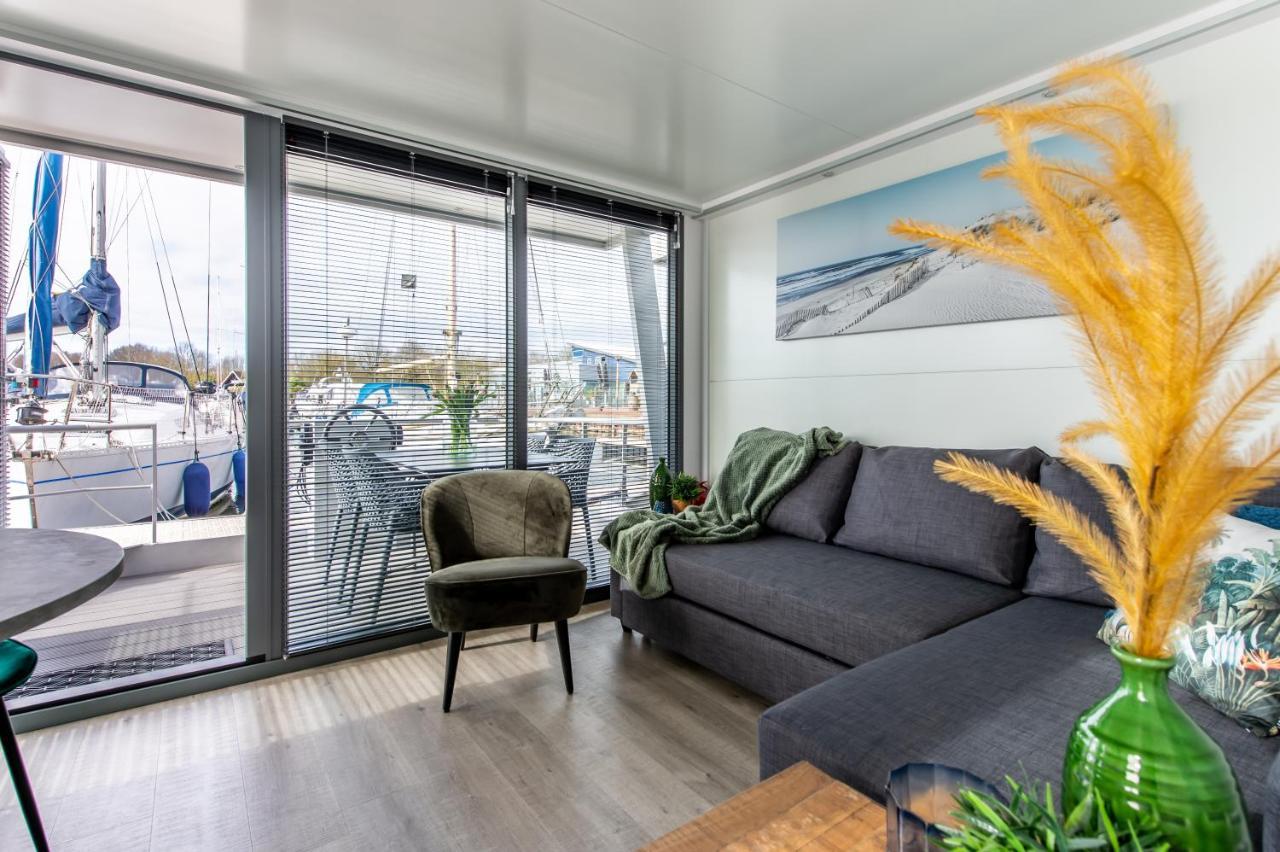 Waterlodges Veerse Meer 캄퍼란트 외부 사진