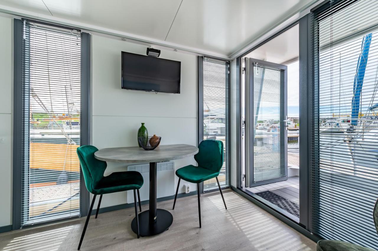 Waterlodges Veerse Meer 캄퍼란트 외부 사진
